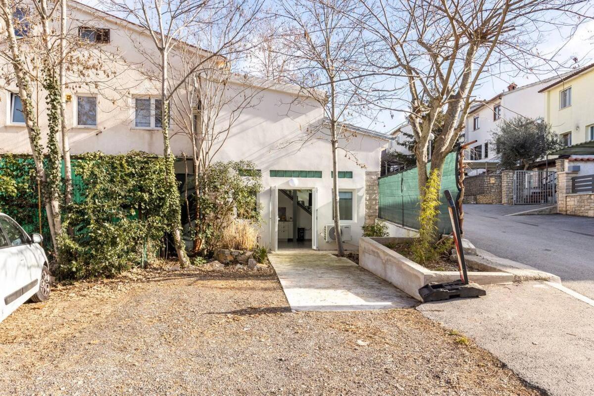 Apartments Mare Pula Exterior photo