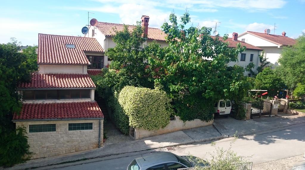 Apartments Mare Pula Exterior photo